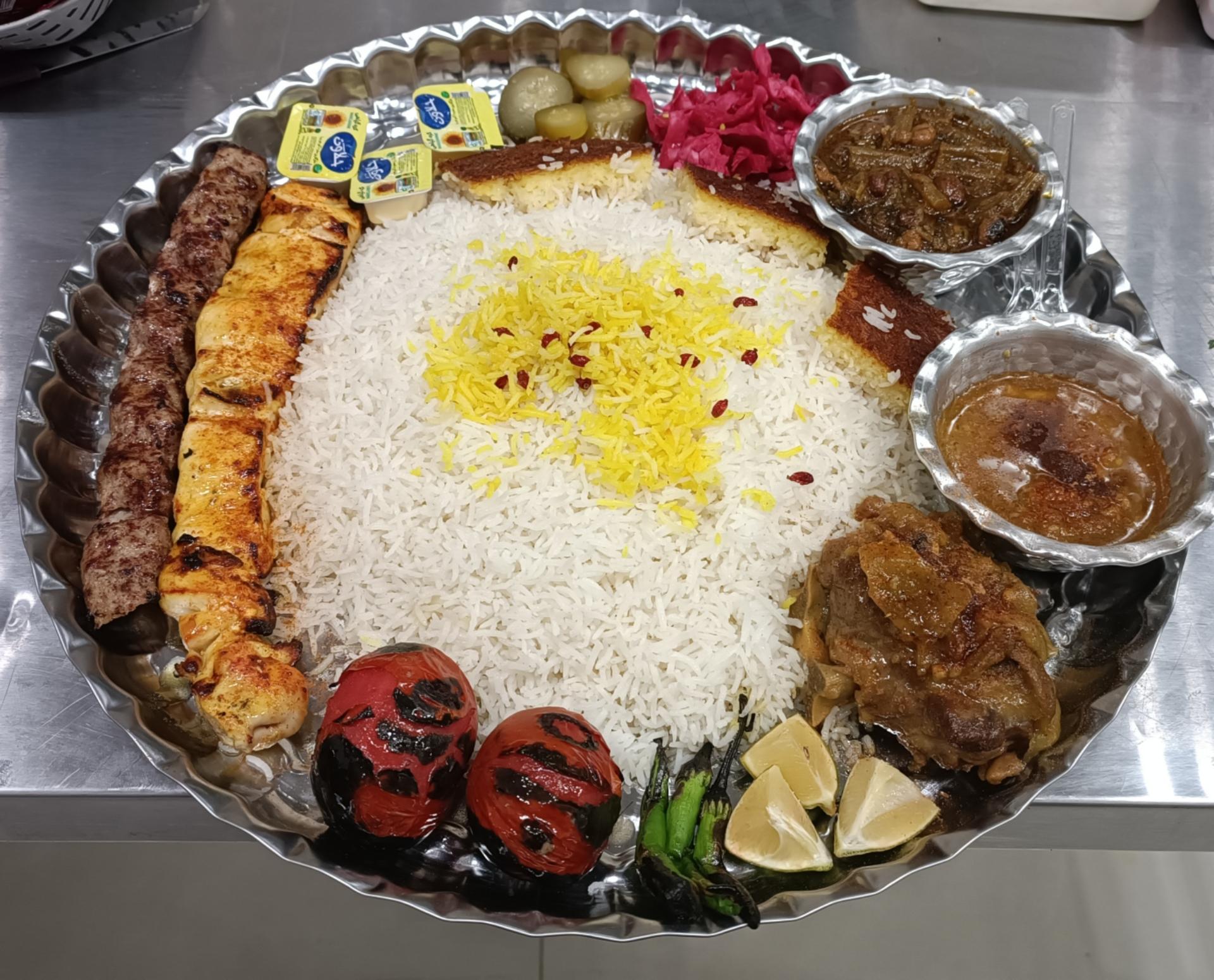 عکس تهیه غذا و رستوران بهاران