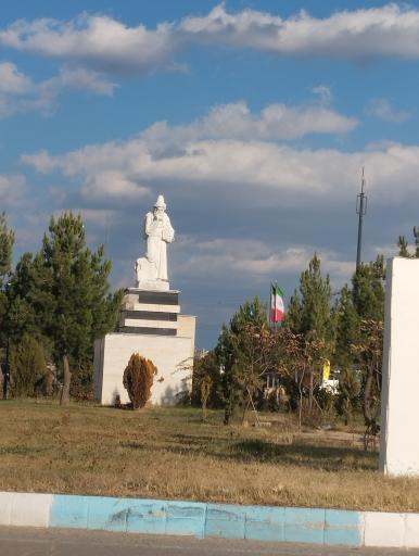 عکس مجسمه فردوسی 
