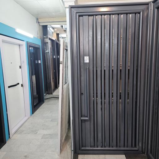 عکس پرس کاری و نجاری تولیدی درب چوبی دارابی