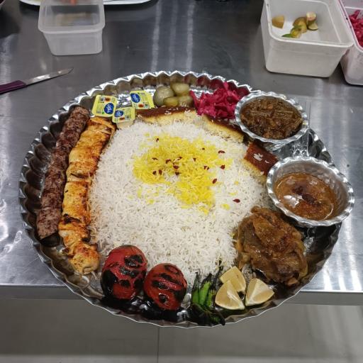 عکس تهیه غذا و رستوران بهاران