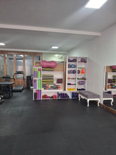 عکس کلینیک حرکات اصلاحی هونام