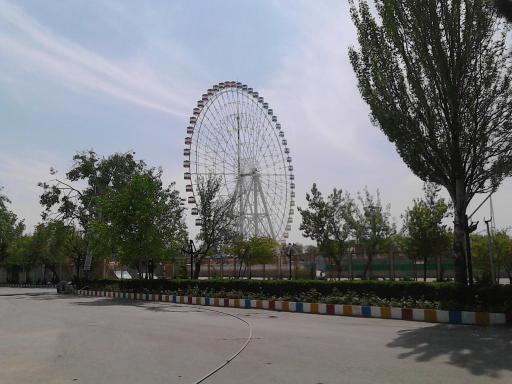 عکس چرخ و فلک پارک ملت