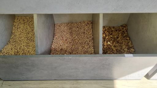 عکس بازرگانی موادغذایی اصیل