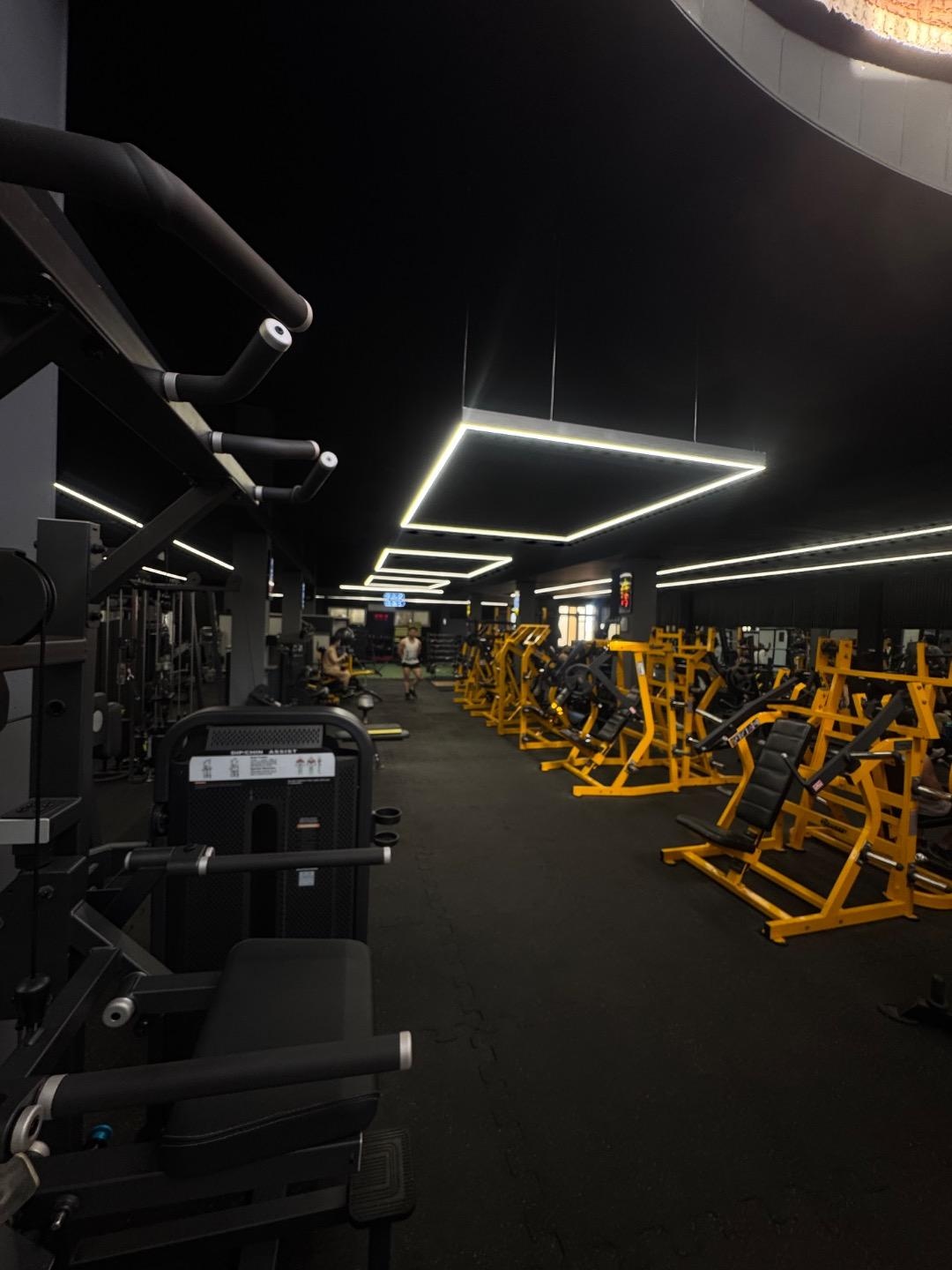 عکس باشگاه بدنسازی خانه تناسب