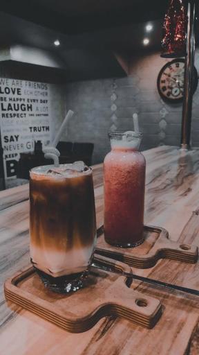 عکس کافه و قلیون سرای فانوس