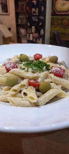 عکس کافه و قلیون سرای فانوس