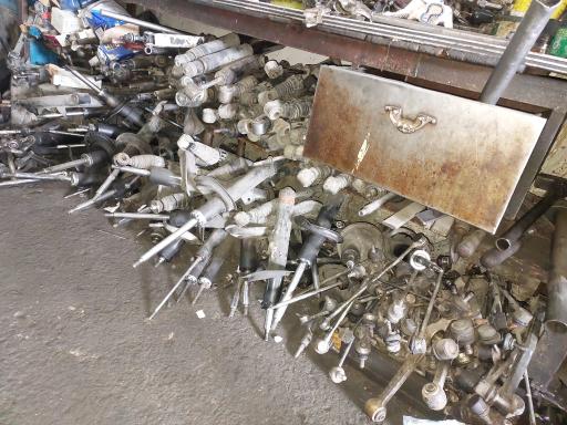 عکس تعمیرگاه اطمینان