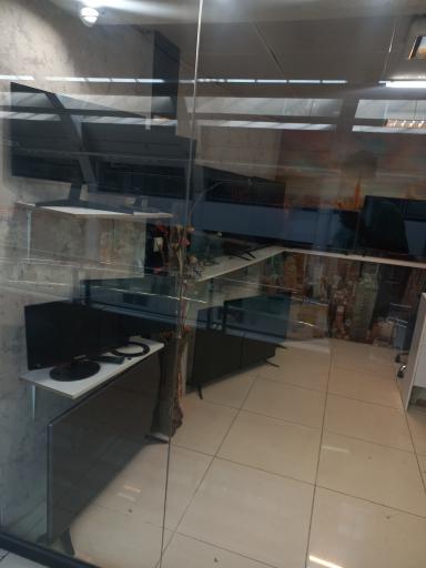 عکس فروشگاه تلویزیون استوک نمایشگاهی TVLINE