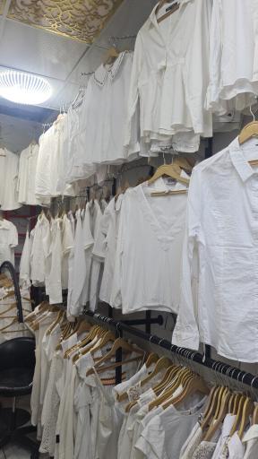 عکس پوشاک برند آزادی