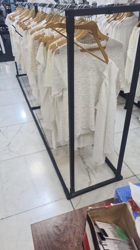 عکس پوشاک برند آزادی