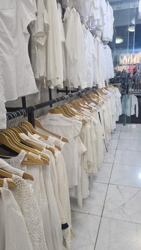 عکس پوشاک برند آزادی