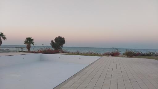 عکس هتل ساحلی نخل کنگان