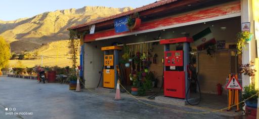 عکس پمپ بنزین ونک