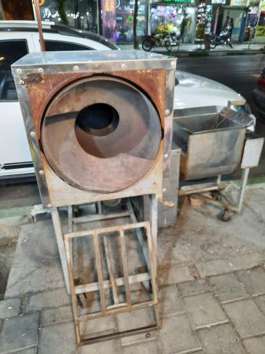 عکس آجیل فروشی صدا