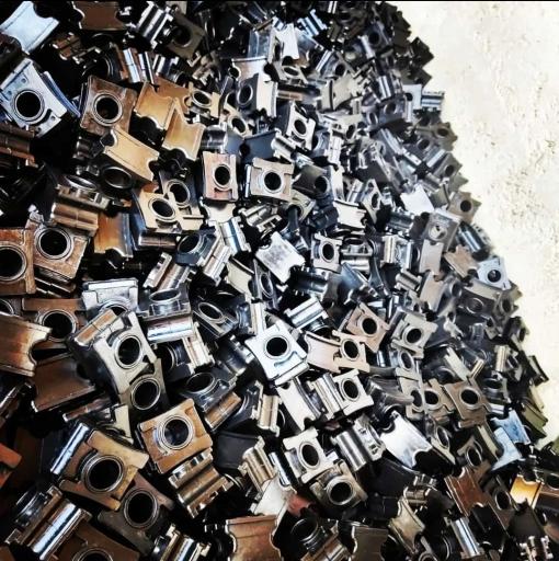 عکس آرین صنعت گردگیرهای خودرو