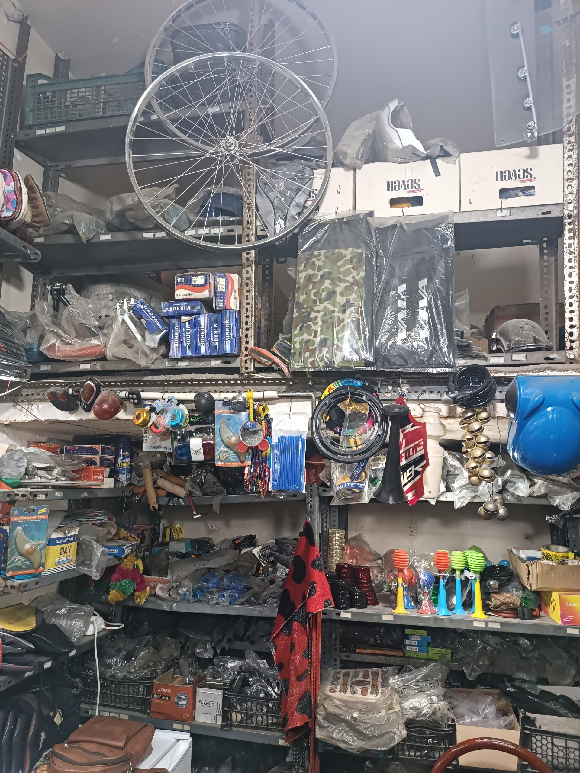 عکس دوچرخه سازی و لوازم یدکی اوتادی