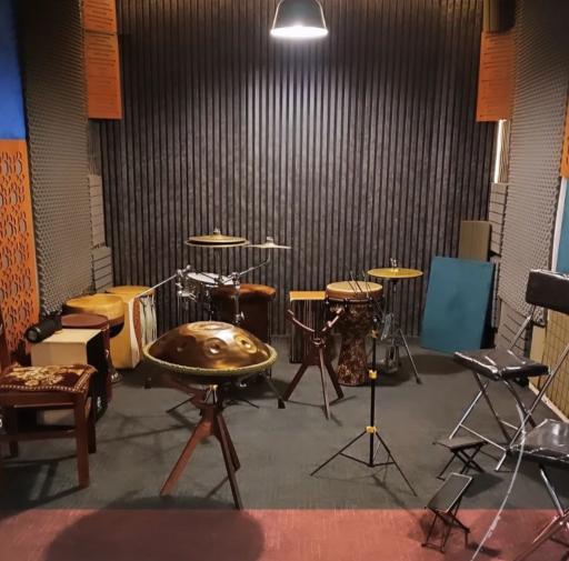 عکس آکادمی موسیقی لیلی (رادها)