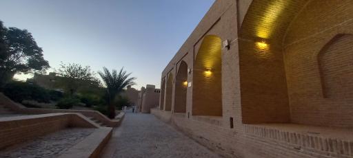 عکس کاروانسرای شاه عباسی میبد