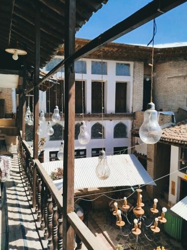 عکس عمارت تقوی کافه هور