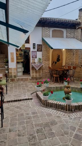 عکس عمارت تقوی کافه هور