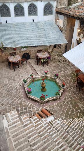 عکس عمارت تقوی کافه هور