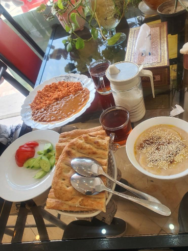 عکس آش و حلیم مولانا شعبه پنج