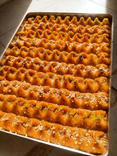 عکس باقلوا پزی نامگیر