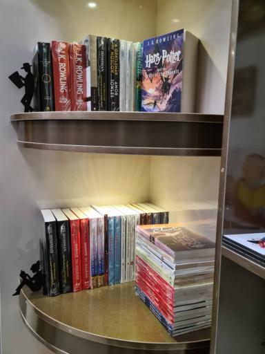 خانه کتاب و هنر دانژه