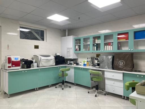 عکس آزمایشگاه حکیم توس