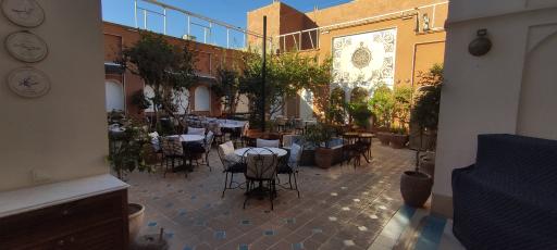 رستوران موسیو آراکل