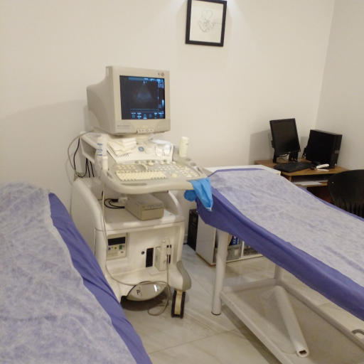 عکس کلینیک شبانه روزی قلب نگار