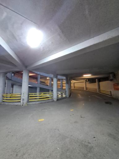 عکس پارکینگ هفتم محرم