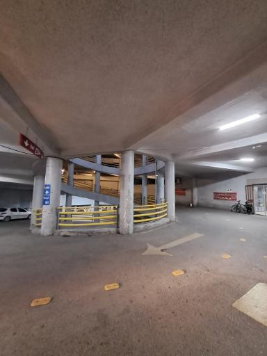 عکس پارکینگ هفتم محرم