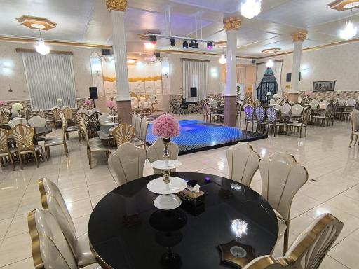 تالار صدف طلایی