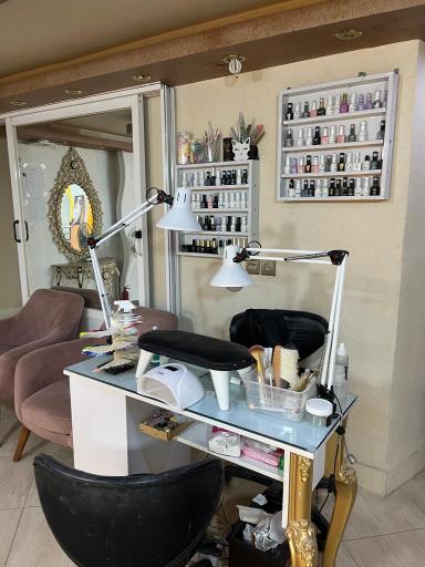 عکس سالن زیبایی شادرخ