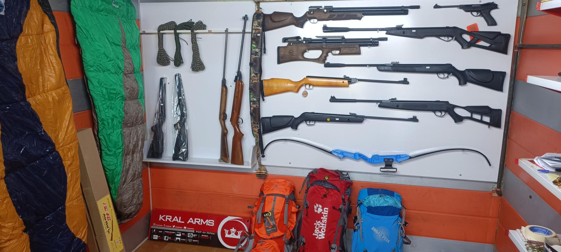 عکس فروشگاه کوهستان