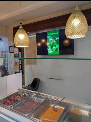 عکس کترینگ وتهیه غذای زعفرانیه