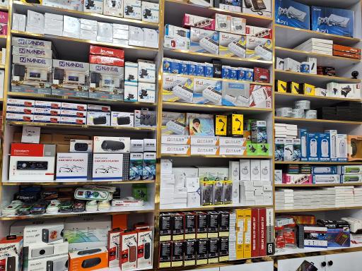 عکس فروشگاه جانبی موبایل تنها