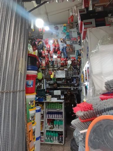 عکس رنگ و ابزار سعید