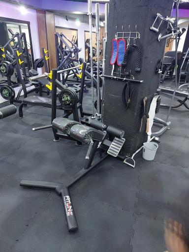 عکس باشگاه بدنسازی سان فیت