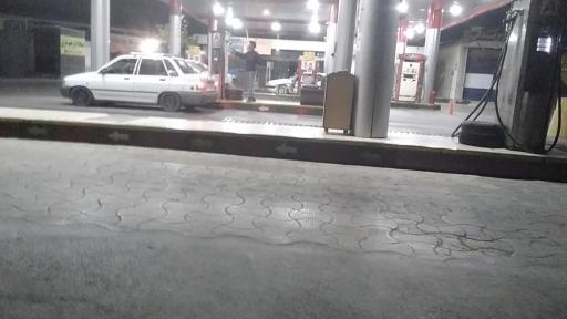 عکس پمپ بنزین بهارستان