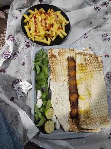 عکس کافه باغ شب نار