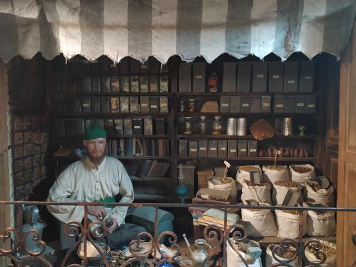 عکس رستوران سنتی عقیق