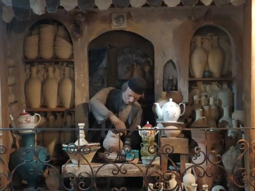 عکس رستوران سنتی عقیق