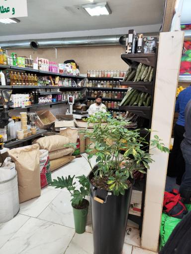 بازار روز نیاوران