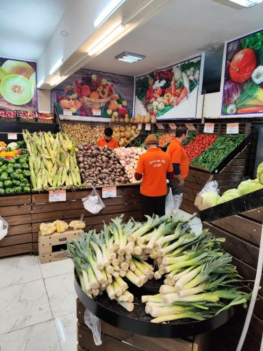 عکس بازار روز نیاوران