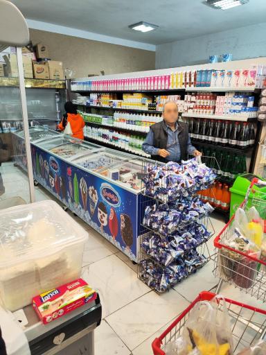 بازار روز نیاوران