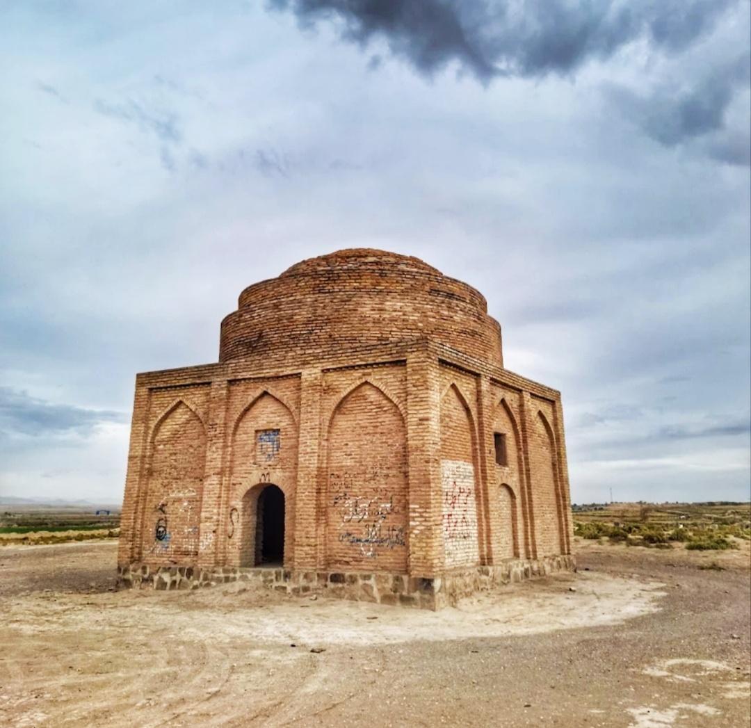 عکس چهارطاقی چلاقی