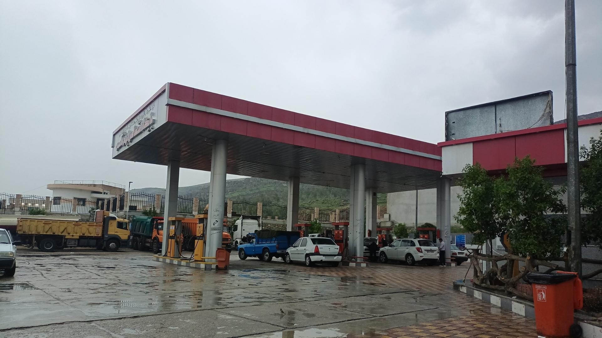 عکس پمپ بنزین