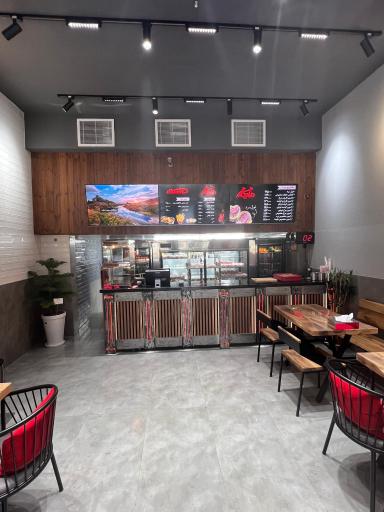 عکس ساندویچ هایدا شعبه میدان انقلاب